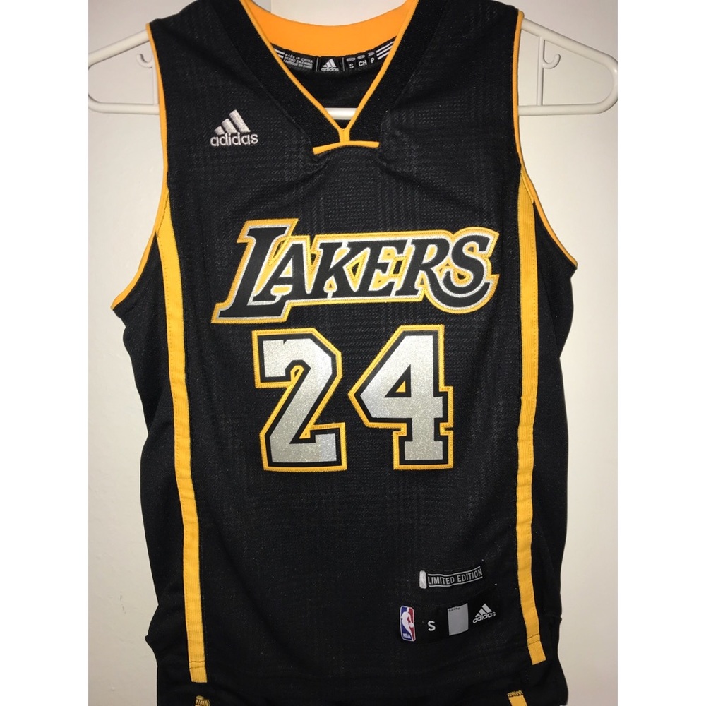 Lakers Kobe Jersey (size small)